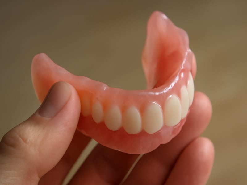 دندان مصنوعی ژله ای چیست؟ مدل پروتز دندانی انعطاف پذیر